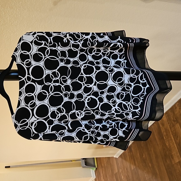 Alfani black/white handkerchief style blouse Size PXL - Picture 6 of 6